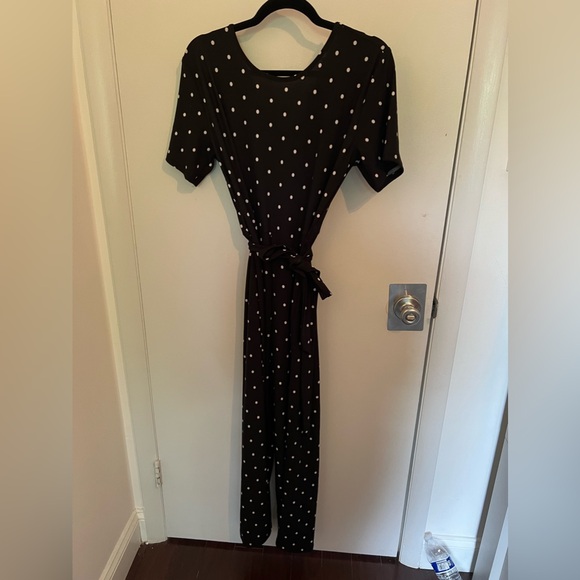 ASOS Wednesday's Girl relaxed belted jumpsuit with wide leg in polka dot - Picture 8 of 9